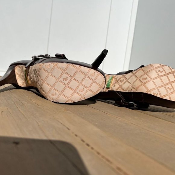 L.A.M.B. Round Toe Leather Cris-Cross Pumps Stilettos - Picture 6 of 6